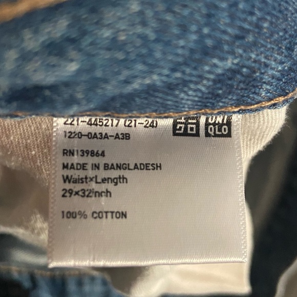 Uniqlo Straight Leg Jeans - Great Condition - Picture 3 of 3